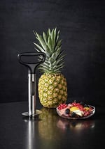 RÖSLE Ananas Dilimleyici Pro 12849 - Paslanmaz Çelik ABS, Kulp Uzunluğu 27 cm, Çaba Harcamadan Ananasları Eşit Dilimler, Sapın Kolay Çıkarılması İçin Fırlatma Yuvası
