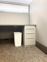 Rubbermaid Küçük Mutfak Banyo Çöp Kovası, Lavabo Altı Çöp Sepeti, Plastik, Beyaz, 9 Galon