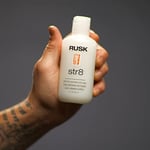 RUSK Designer Collection Str8 Kabarma Önleyici ve Kıvrılma Önleyici Losyon, 6 oz, Hafif, Yağsız Şekillendirici Losyon, Kıvrılmayı Geçici Olarak Kaldırır ve Aşırı Kabarmayı Ortadan Kaldırır, Beyaz