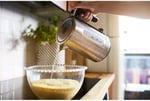 Russell Hobbs Mini Su Isıtıcısı Kompakt Paslanmaz Çelik, 0.8L, 2200W, Led Aydınlatma, Kireç Filtresi, Optimize Edilmiş Dökme Musluğu, Yerden Tasarruf Sağlayan, Küçük Seyahat Su Isıtıcısı, Kompakt Çay 
