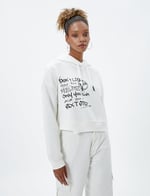 Şardonlu Kapüşonlu Sweatshirt Slogan Baskılı Asimetrik Kesim