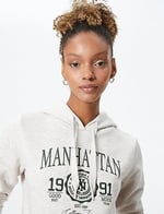 Şardonlu Kolej Kapşonlu Sweatshirt Kanguru Cepli Rahat Kesim