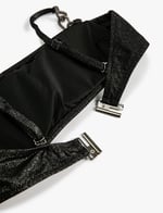 Simli Bikini Üstü Metal Aksesuar Detaylı Askılı Kaplı