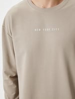 Slogan Baskılı Sweat Bisiklet Yaka Kumaş Detaylı