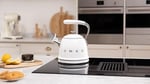 Smeg 50's Style Beyaz Set Üstü Düdüklü Kettle 2.3 lt