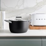 Smeg CKFC2611BLM Güveç Tavası 26 cm ve Kapak Siyah, Yapışmaz, Alüminyum, Patentli Taban - Seçenekler: Güveç Tavası 26 cm, Kızartma Tavası 26 cm, Kızartma tavası...