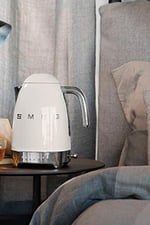 Smeg KLF04CREU su ısıtıcısı, 2400, 1,7 litre, krem rengi