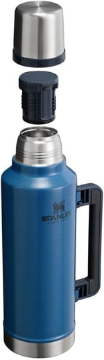 Stanley Classic Legendary Vakumlu Çelik Termos, Mavi (Hammertone Lake), 1.9 Litre | 45 saat dayanır. Sıcak veya soğuk – Sızdırmaz – BPA içermez – Kapak bardak görevi görür