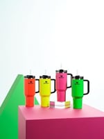 Stanley Quencher H2.0 FlowState Paslanmaz Çelik Vakum Yalıtımlı Bardak Kapaklı ve Pipetli Su, Buzlu Çay veya Kahve, Smoothie ve Daha Fazlası için, Neon Sarı, 40 oz