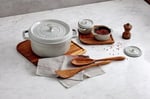 Staub Döküm Tencere Yuvarlak 26 cm Beyaz