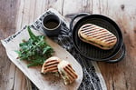 Staub Grill Pans Çift Kulplu Döküm Izgara Tava, Gri - Bedenler: 30 cm, 39 x 5.5 x 4.03 cm