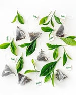 Süper Çay, 18 Piramit Poşet Çay, Erken Hasat El Yapımı Yeşil Çay, Vitamin ve Minareller ile Güçlendirilmiş, Prebiyotikli ve Kolajenli Yeşil Çay (Kolajenli Yeşil Çay)