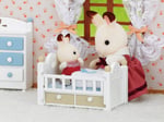 Sylvanian Families 5017 Çikolata Tavşan Bebek Yataklı - Bebek Evi Oyun Seti
