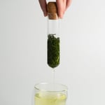 Toganoo Isıya Dayanıklı Borosilikat Cam Çay Süzgeci - Pratik Tüp Çay Filtresi - Bitki Çayları ve Yeşil Çay İçin Metal Tadı İçermeyen Demlik İçi - Healthy Glass Tea Infuser