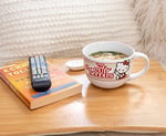 Toynk Sanrio Hello Kitty x Nissin Kupası Erişte 680 ml Seramik Çorba Kupası | Dondurma, Tahıl, Yulaf Ezmesi için Kase | Espresso, Kafein, İçecek için Büyük Kahve Fincanı | Sevimli Ev ve Mutfak Ürünler