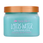 Tree Hut Lotus Su Shea Şeker Ovma | Peeling Vücut Ovma Yumuşak ve Nemlendirilmiş Bir His için Ölü, Kuru Cildi Temizler | Besleyici Temel Vücut Bakımı | 18 oz.