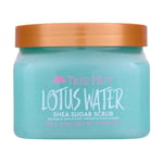 Tree Hut Lotus Su Shea Şeker Ovma | Peeling Vücut Ovma Yumuşak ve Nemlendirilmiş Bir His için Ölü, Kuru Cildi Temizler | Besleyici Temel Vücut Bakımı | 18 oz.