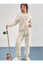 TrendSeninle Kadın Bej 1898 Brooklyn Baskılı Oversize Alt Üst Eşofman Takımı