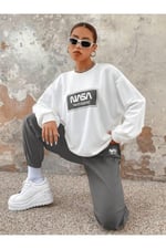 TrendSeninle Kadın Beyaz Füme Nasa Baskılı Oversize Alt Üst Eşofman Takımı