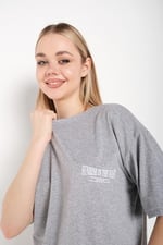 TrendSeninle Kadın Oversize Gri Japanese Sırt Baskılı T-shirt