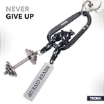 TROIKA Fitness NEVER GIVE UP anahtarlık, karabina kancalı, dekoratif tırmanma halatında 2 kolye ucu: Dambıl ve plaka, çinko alaşım, krom kaplama, siyah, gümüş rengi orijinal, Siyah/Gümüş Renkleri,
