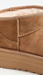 UGG W CLASSIC ULTRA MINI PLATFORM 1135092