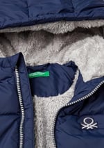 United Colors of Benetton Erkek Çocuk Lacivert Sol Göğsü Logo Yamalı Önü Cep Detaylı Fermuarlı Mont