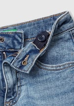 United Colors of Benetton Kız Çocuk Açık Denim Taş Yıkama Logo İşlemeli Streç Denim Şort
