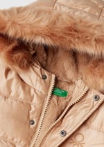 United Colors of Benetton Kız Çocuk Gold Göğsü Logo İşlemeli Fermuarlı Düğme Kapamalı Uzun Pufa Mont