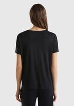 United Colors of Benetton Viskoz Karışımlı Geniş V Yaka Basic T-Shirt T-Shirt Kadın