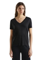 United Colors of Benetton Viskoz Karışımlı Geniş V Yaka Basic T-Shirt T-Shirt Kadın