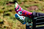 United Oddsocks The Grump Heads Hediye Kutusu – 6 Kaba Karışık ve Eşleşen Tuhaf Çorap Erkekler İçin – UK 6–11, EUR 39–46, US 7–12 – Renkli Canavar Temalı Yenilikçi Çoraplar – Doğum Günü, Noel ve Daha 