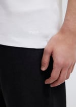 V Yaka Beyaz Basic Tişört Fitted/Vücuda Oturan Kesim 063748-620