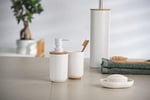WENKO Posa sabunluk, sıvı sabun, losyon veya deterjan için doldurulabilir pompalı dağıtıcı, sürdürülebilir bambu desenli beyaz plastik, (G x Y x D): 7 x 16,5 x 8 cm, kapasite yaklaşık 330 ml