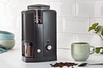 Wilfa SVART AROMA kahve değirmeni – 32 öğütme derecesi ayarı – konik değirmen – 250 g çekirdek haznesi – zamanlayıcı fonksiyonlu – 130 Watt – elektrikli kahve değirmeni (siyah)
