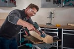 wolfcraft accumobil Mobil Matkap Yardımı 4685000 / Pratik delme soketleri ve konumlandırma çizgileri ile dik açılı ve hassas delme için kullanışlı delme aksesuarı