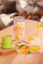 Wrapsol Smoothie Blender Taşınabilir Şarjlı Kişisel Mini Meyve Karıştırıcı 300 ml (Beyaz)