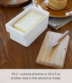 YAMAZAKI Home Tereyağı Kabı Gıda Saklama Kabı Buzdolabı veya Tezgah Üstü için Saplı ve Sızdırmaz Kapaklı | Plastik + Ahşap, Tek Boyut, Beyaz