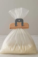 Yeniden Kullanılabilir Plastik Hava Aldırmaz Poşet Mandalı, Renkli, 1L, Büyük Boy, Mutfak ve Piknik için, Klipsli Kapatma, 2 Adet, Taze Tutma Özellikli