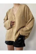 Yumoş V Yaka Düğmeli Oversize Triko Kadın Hırka 24106