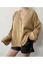 Yumoş V Yaka Düğmeli Oversize Triko Kadın Hırka 24106