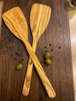 Zeytin Ağacı Spatula 2'li Set – İnce ve Hafif – Omlet, Krep, Krep ve Hafif Tavada Kızartmak için Mükemmel – Yapışmaz Tavalar için Güvenli