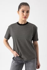 Kısa Kollu Çizgili T-Shirt