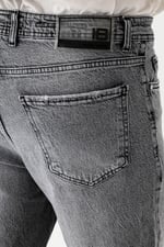 Paça Yıpratmalı Tapered Jean