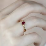 Minimal Garnet Ve Pırlanta Yüzük