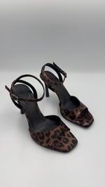 Saten Leoparlı Topuklu Ayakkabı