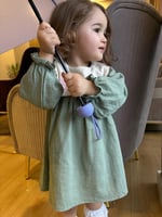 Nakış Detaylı Bebe Yaka Çantalı Keten Kız Bebek Elbisesi