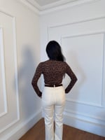 Dik Yaka Pencere Detaylı Leopar Body
