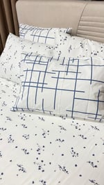 Grid Flora - Lacivert Geometrik ve Çiçekli Pamuklu Nevresim Takımı