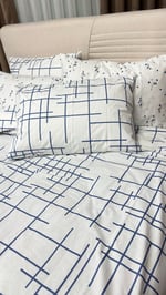 Grid Flora - Lacivert Geometrik ve Çiçekli Pamuklu Nevresim Takımı